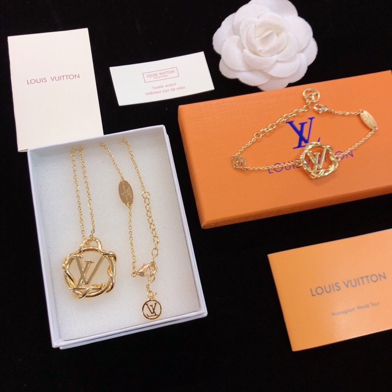 Louis Vuitton Necklaces